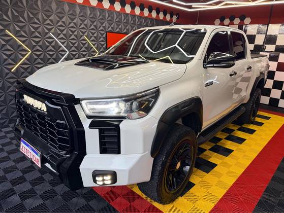 TOYOTA HILUX 2.8 SRX 4X4 CD 16V DIESEL 4P AUTOMÁTICO TOYOTA HILUX 2.8 SRX 4X4 CD 16V DIESEL 4P AUTOMÁTICO
